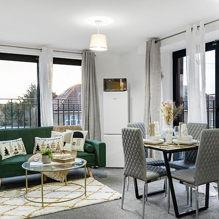 One And Two Bed Apartments Slough Near Heathrow Colnbrook Dış mekan fotoğraf
