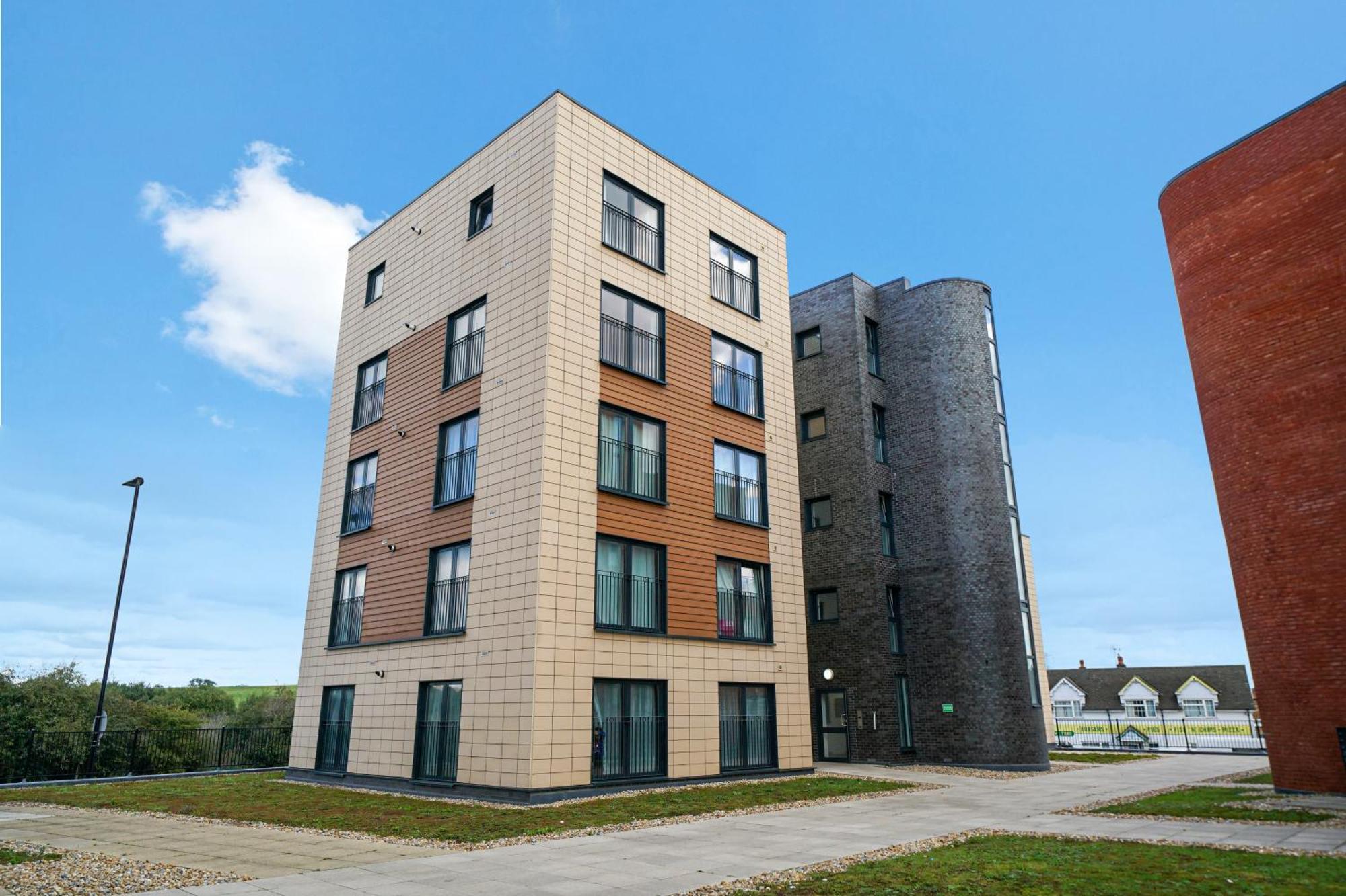 One And Two Bed Apartments Slough Near Heathrow Colnbrook Dış mekan fotoğraf
