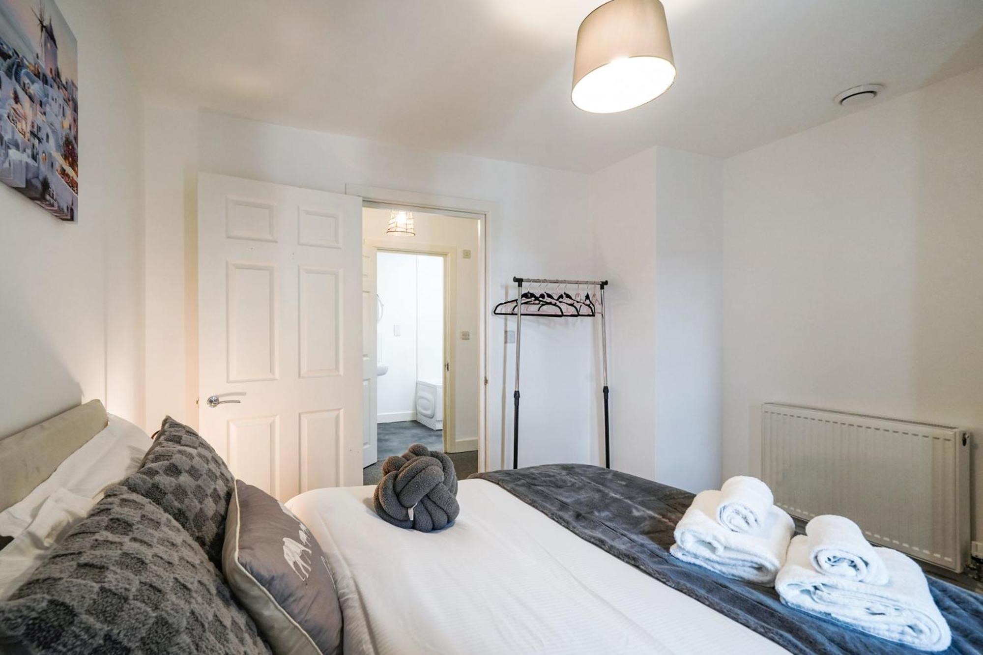 One And Two Bed Apartments Slough Near Heathrow Colnbrook Dış mekan fotoğraf