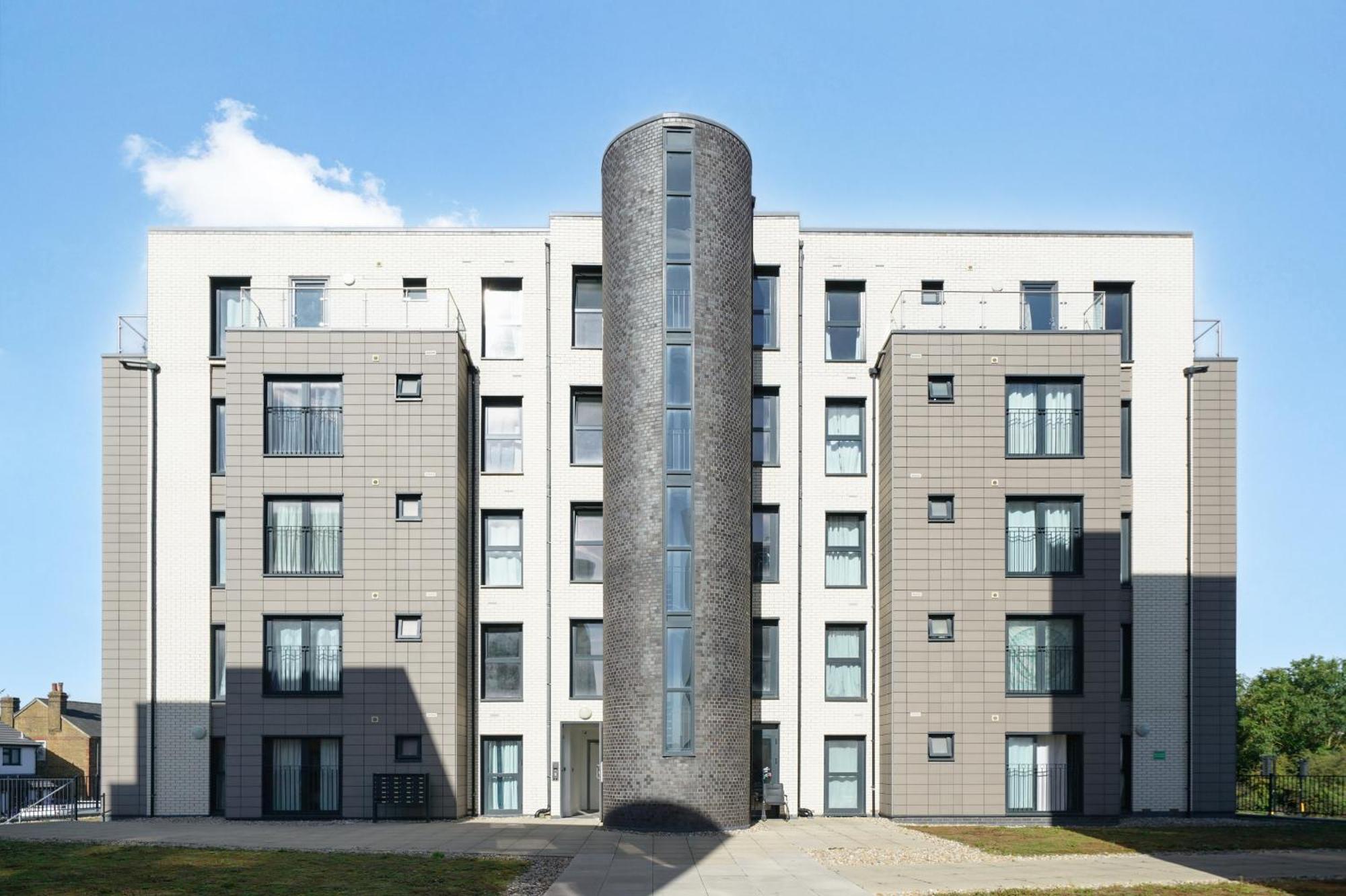 One And Two Bed Apartments Slough Near Heathrow Colnbrook Dış mekan fotoğraf